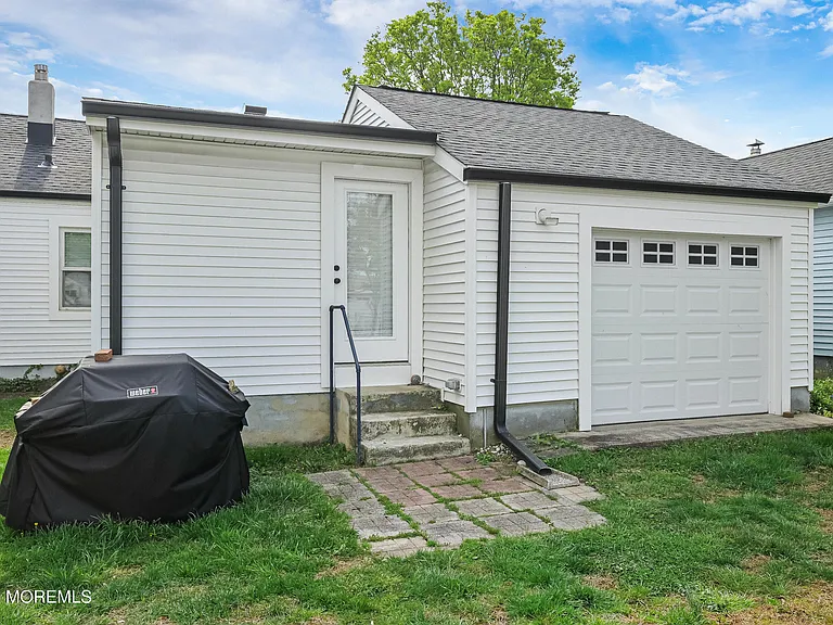 57 Villa Pl — Photo 28