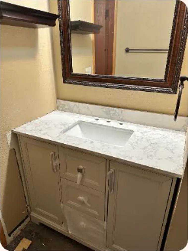 Freshly Remodeled- 2 Bedroom/2 Bath W/Clubhouse — Photo 3