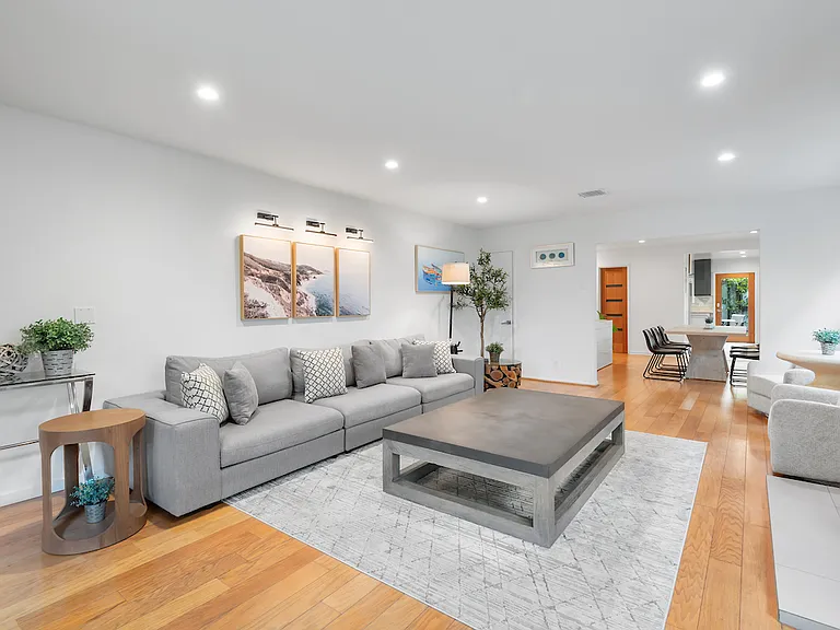12337 Gorham Ave — Photo 5