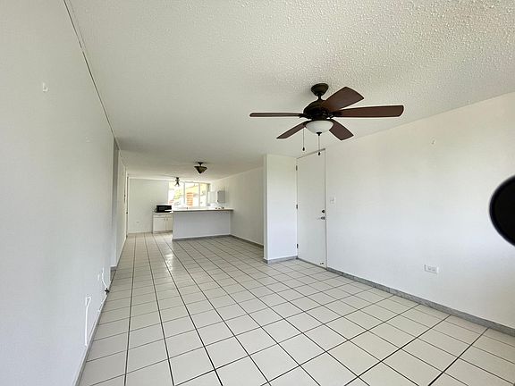 sala y cocina sin muebles