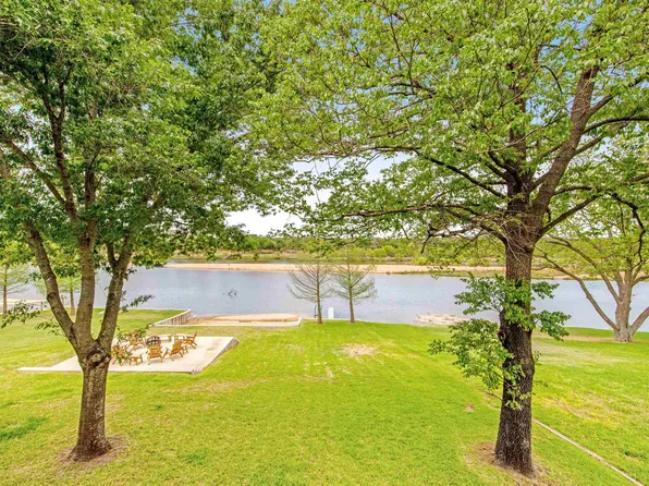 4902 River Oaks Drive, Kingsland, TX 78639