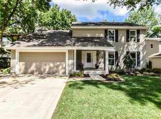 826 Weatherwood Dr, Ballwin, MO