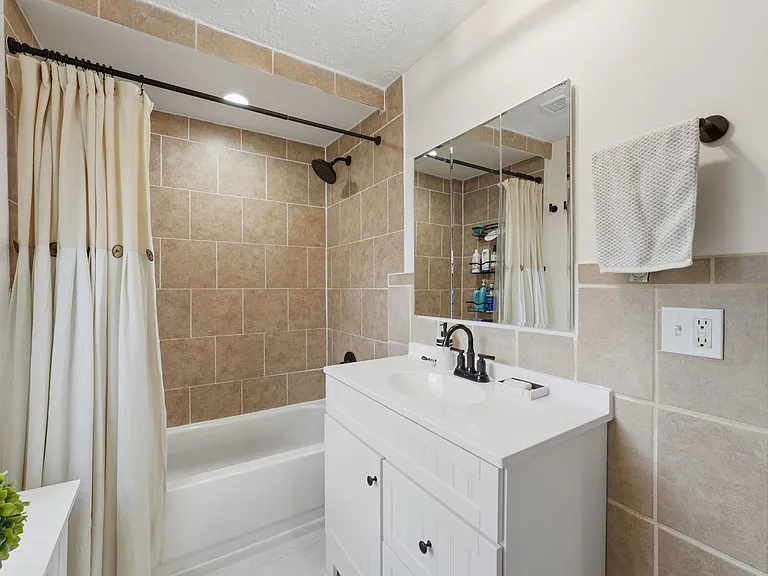 7 Fairview Ave — Photo 22