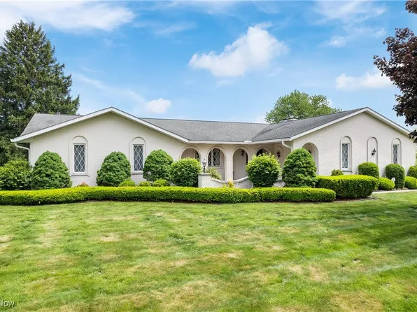 2033 Carnoustie Dr, Uniontown, OH 44685