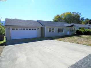 664 NE Madrona Dr, Myrtle Creek, OR 97457