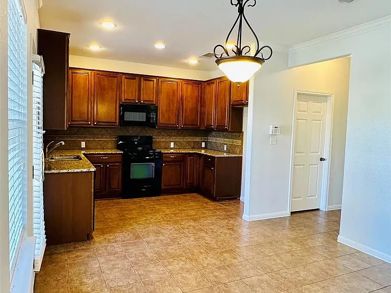 2800 Canyon Valley Run — Photo 5