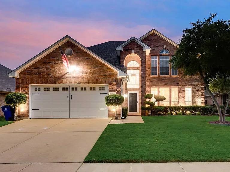 3933 Wisteria Ln — Photo 1