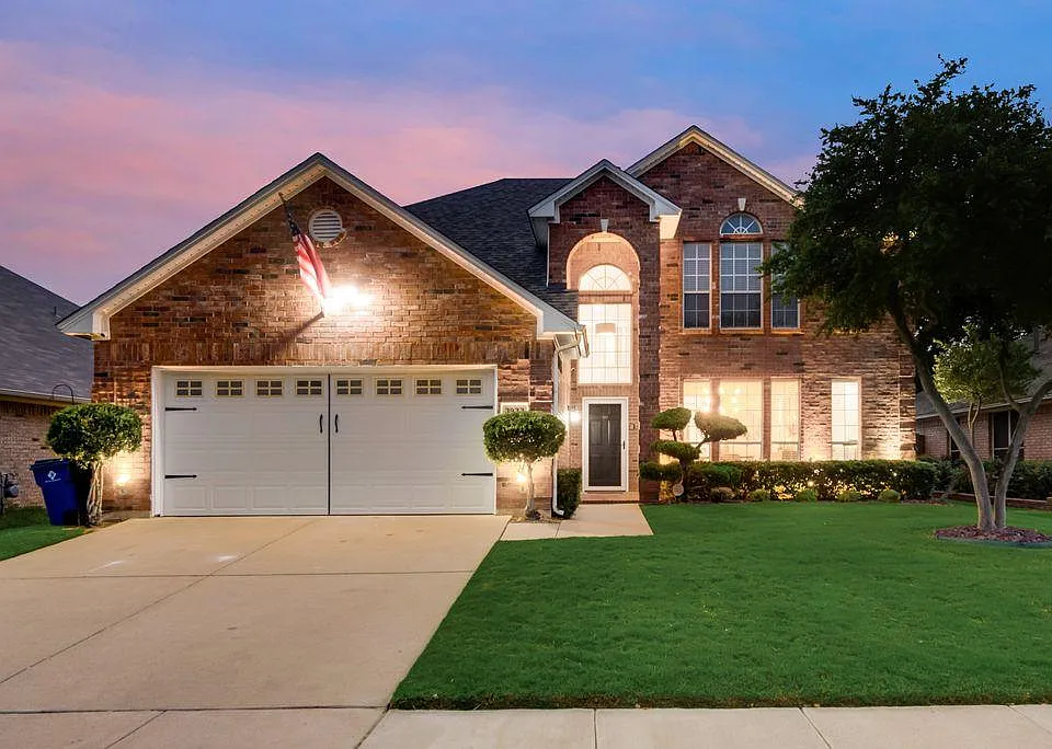3933 Wisteria Ln