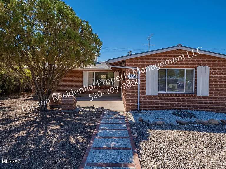 826 E Water St — Photo 5