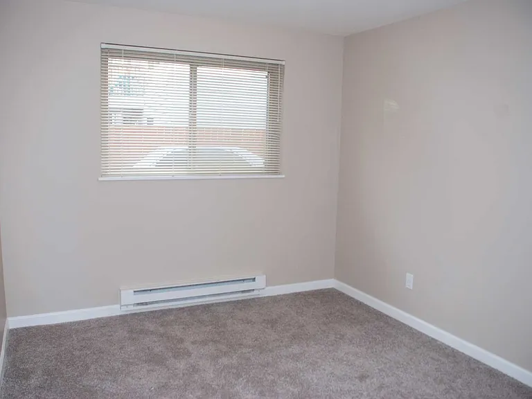 320 Valley St — Photo 7