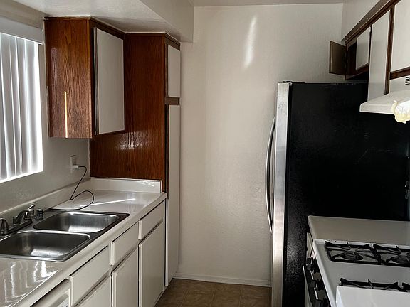 2nd image of 1959 Chestnut Ave APT 306