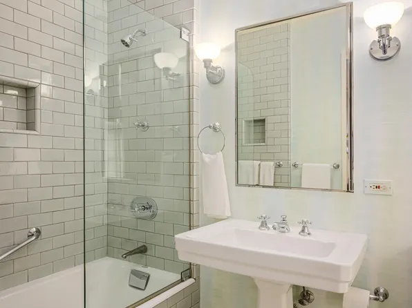 570 Park Avenue image 12 of 19