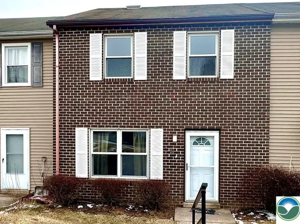 53 Eisenhower Cir, Whitehall, PA 18052