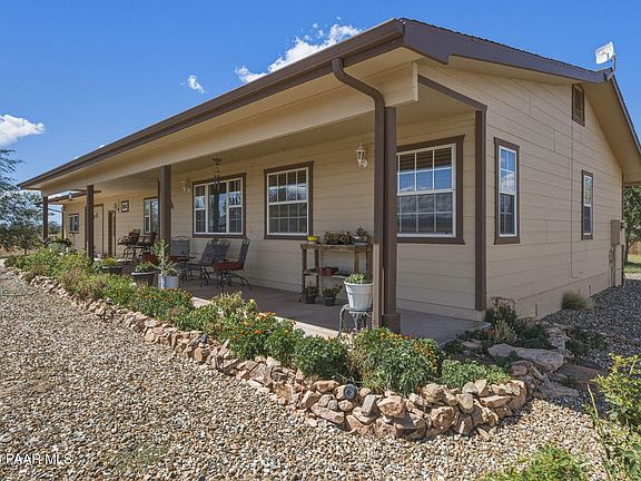 3rd image of 1050 W Ranch House Rd
