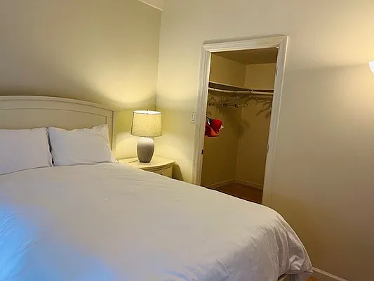 Rented by Manhattan Management Group | media 36