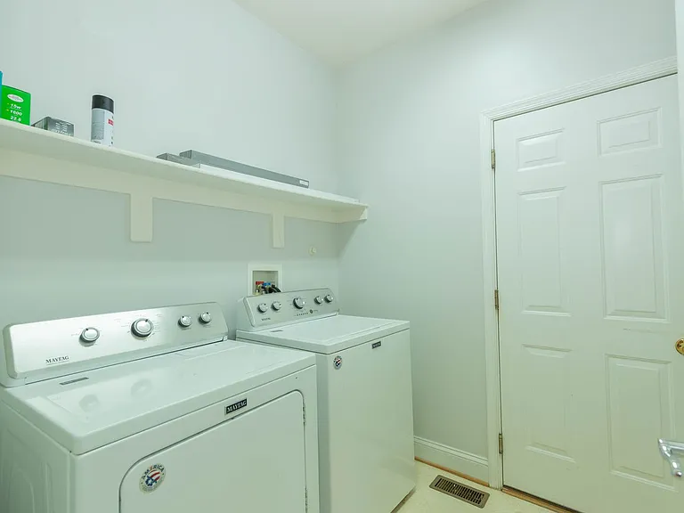 391 Sheerer Dr — Photo 18
