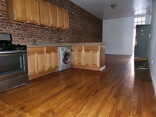 1st image of 122 Bergen St APT 1B