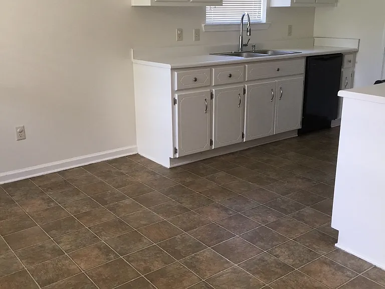 166 NE Jamey Ln — Photo 13