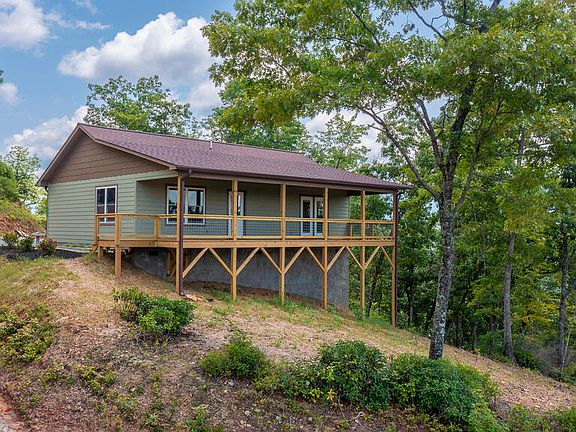3rd image of 440 Marble Mountain Rd
