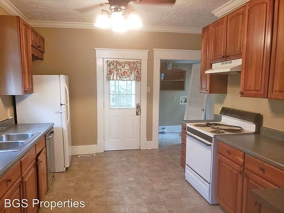 5th image of 534 Sugg Ave