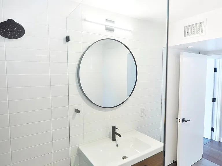 321 Rose Ave #1 — Photo 9