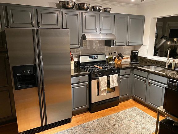 Kitchen updated 2020. Gas range. New dishwasher 2021.