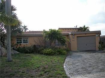 1st image of 841 SE 4th Ave