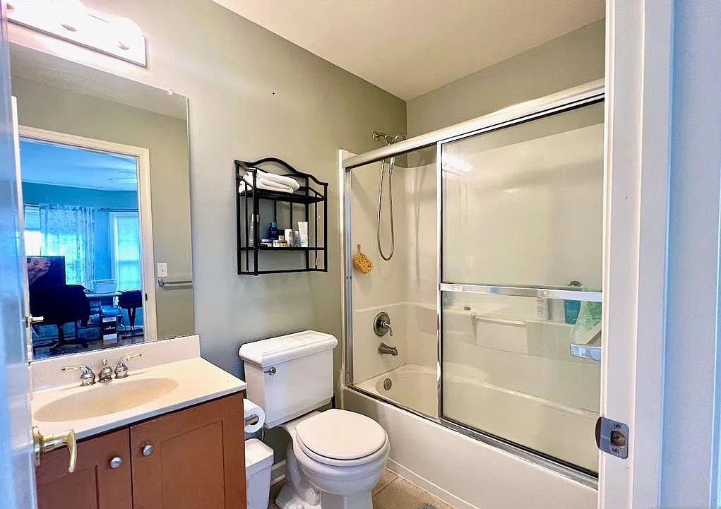 2 bed, 1580 sqft, $3,200 — Photo 2