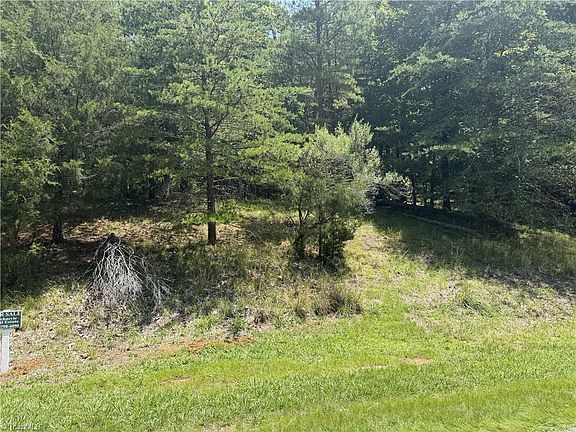 4th image of 821 Rocky Cove Ln #39