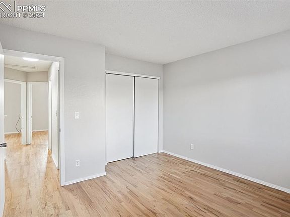 5th image of 284 Goosedown Ct