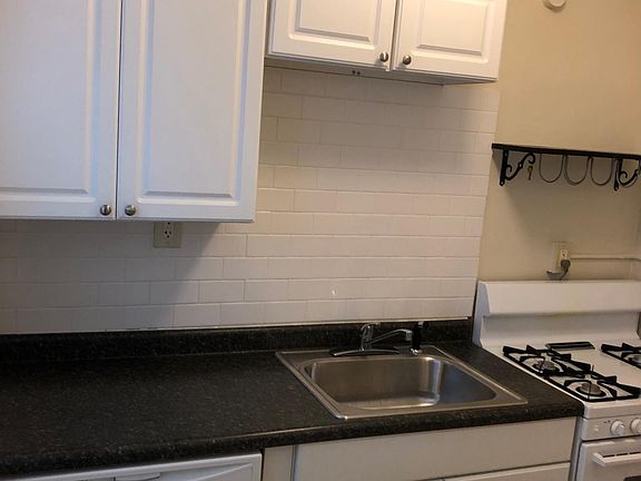 2nd image of 1600 Ashland Ave APT 4