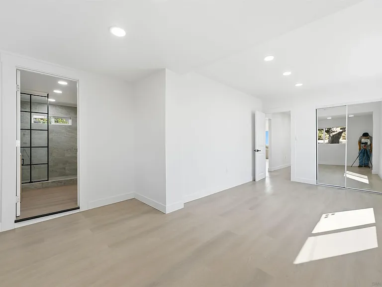 2844 State St — Photo 8