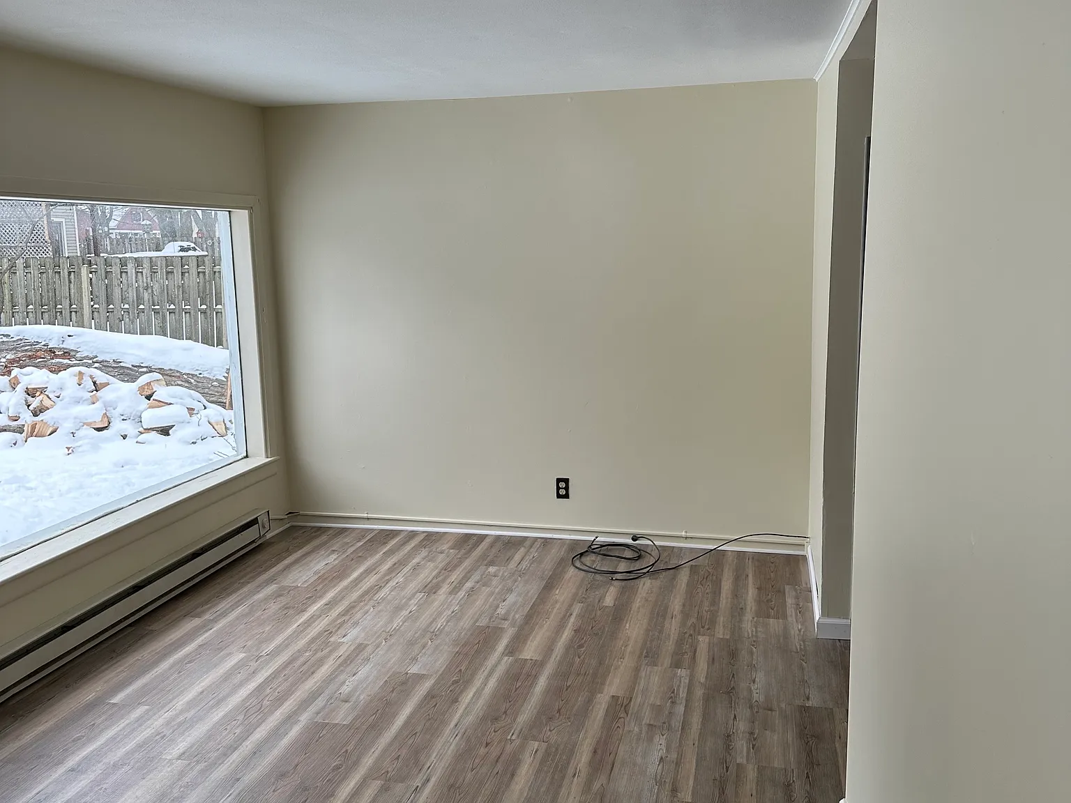 2 bed, 1200 sqft, $1,000 — Photo 4