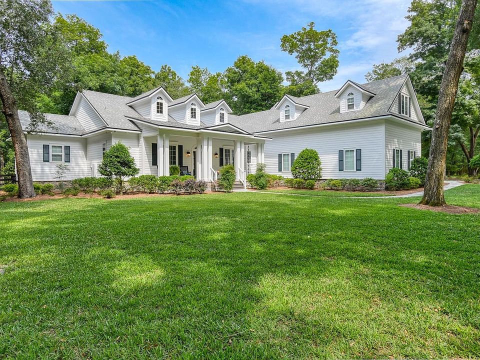 1st image of 220 Dark Horse Ln