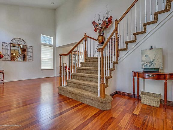 2nd image of 2379 Forest Cir
