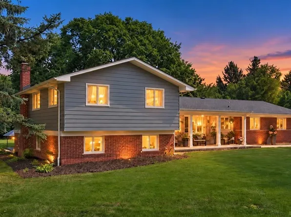 41306 Llewelyn Dr, Northville, MI 48167