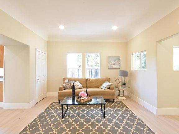 3rd image of 13940 Markingdon Ave