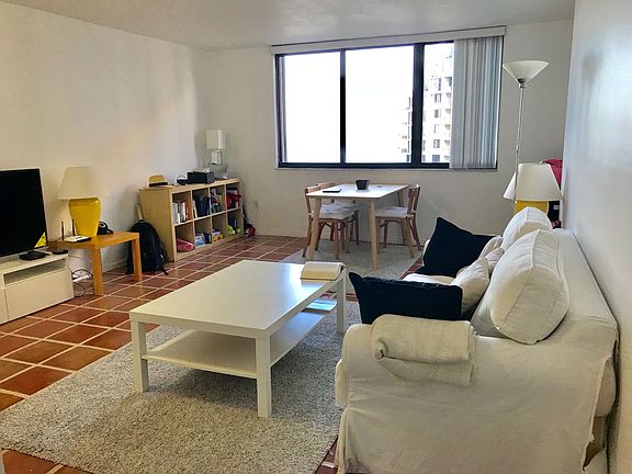 5th image of 540 Brickell Key Dr APT 1005