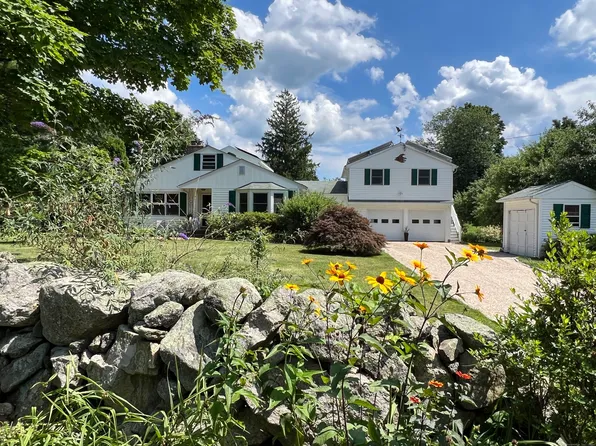 2 Circle Drive East, Ridgefield, CT 06877