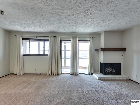 4th image of 5212 N 105th St