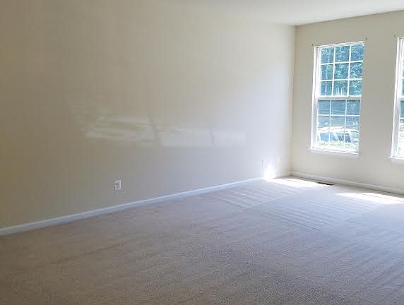 4th image of 4233 Normandy Ct