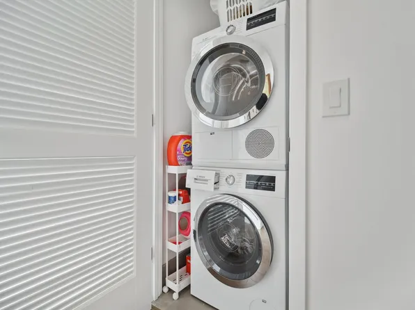 75 Park Lane South image 25 of 45