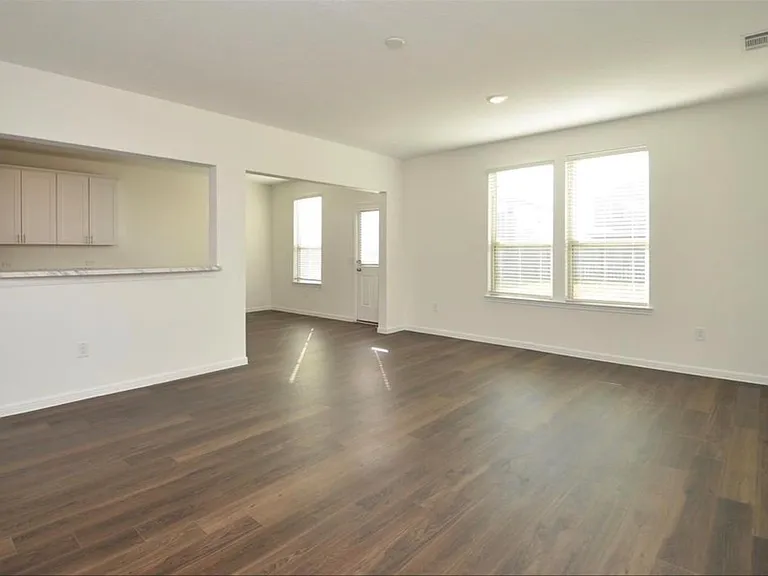 16412 Big Hickory Dr — Photo 4