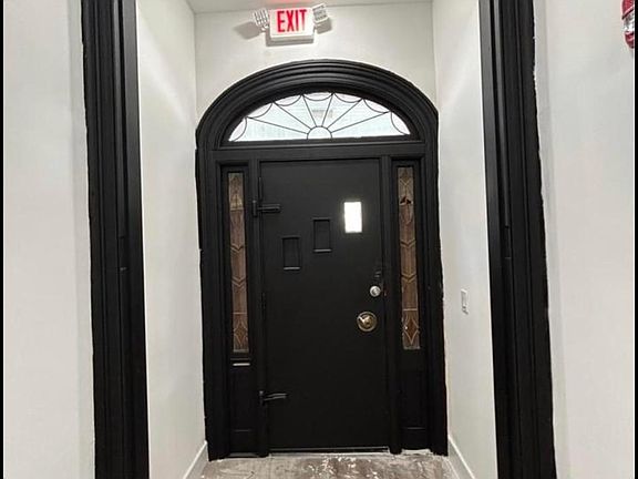 3rd image of 682 E 25th St APT 1