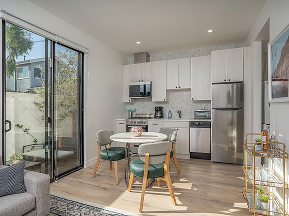 4th image of 13071 Palms Blvd
