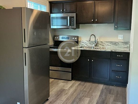 3rd image of 318 W 36th St APT 6