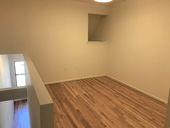 4th image of 525 W 49th St APT 5E
