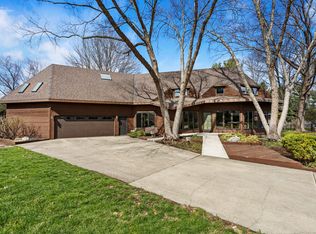 2402 N Nottingham Ct, Champaign, IL