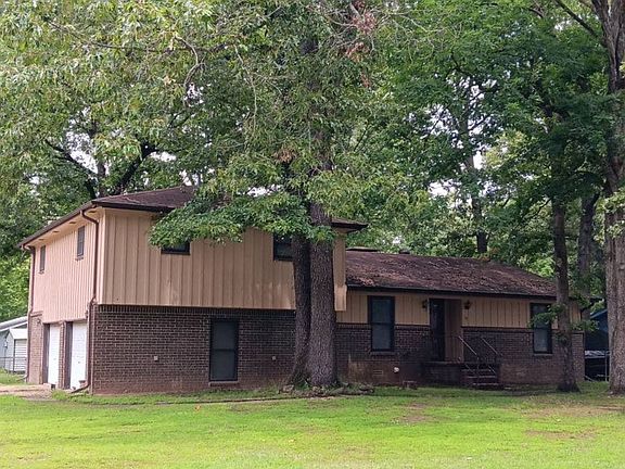 2nd image of 15 Arbor Oaks Dr