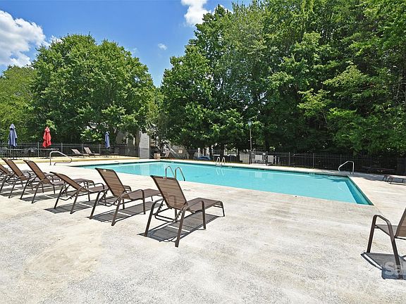 4th image of 2305 E Flagstone Ct #C